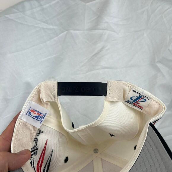 Chicago Bulls Vintage Logo Athletic Diamond D-Cut Aztec Snapback Hat Cap Rare - Picture 8 of 8